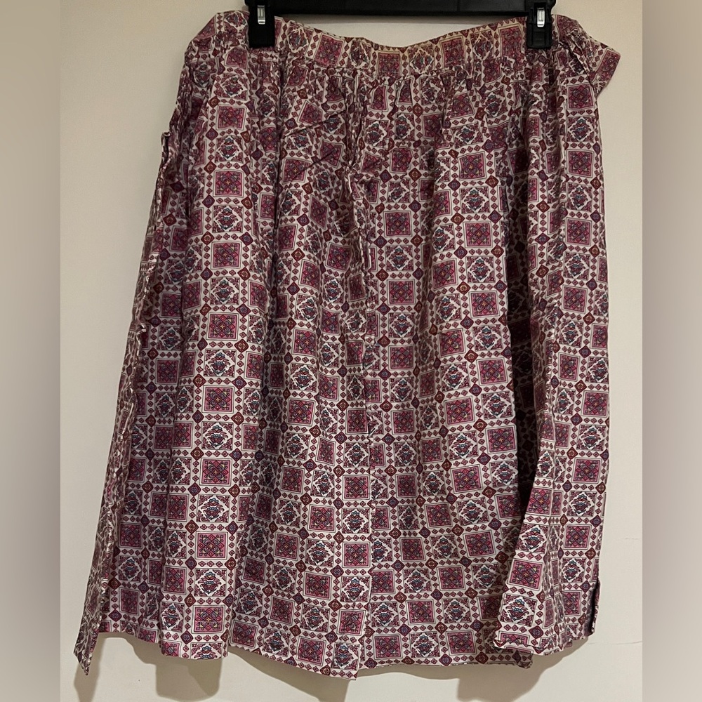 Women’s Patterned Skirt in Red and Black